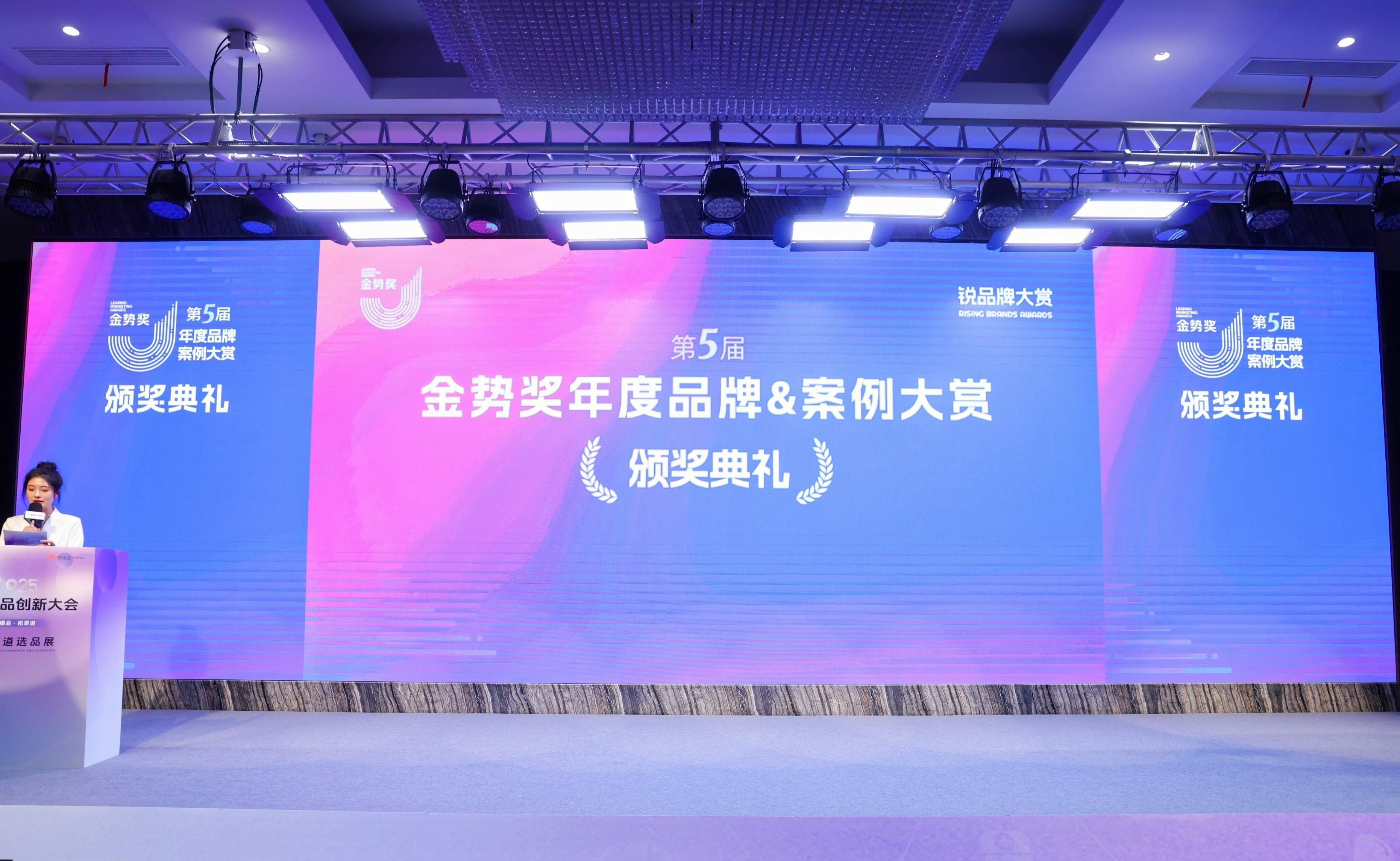 li33